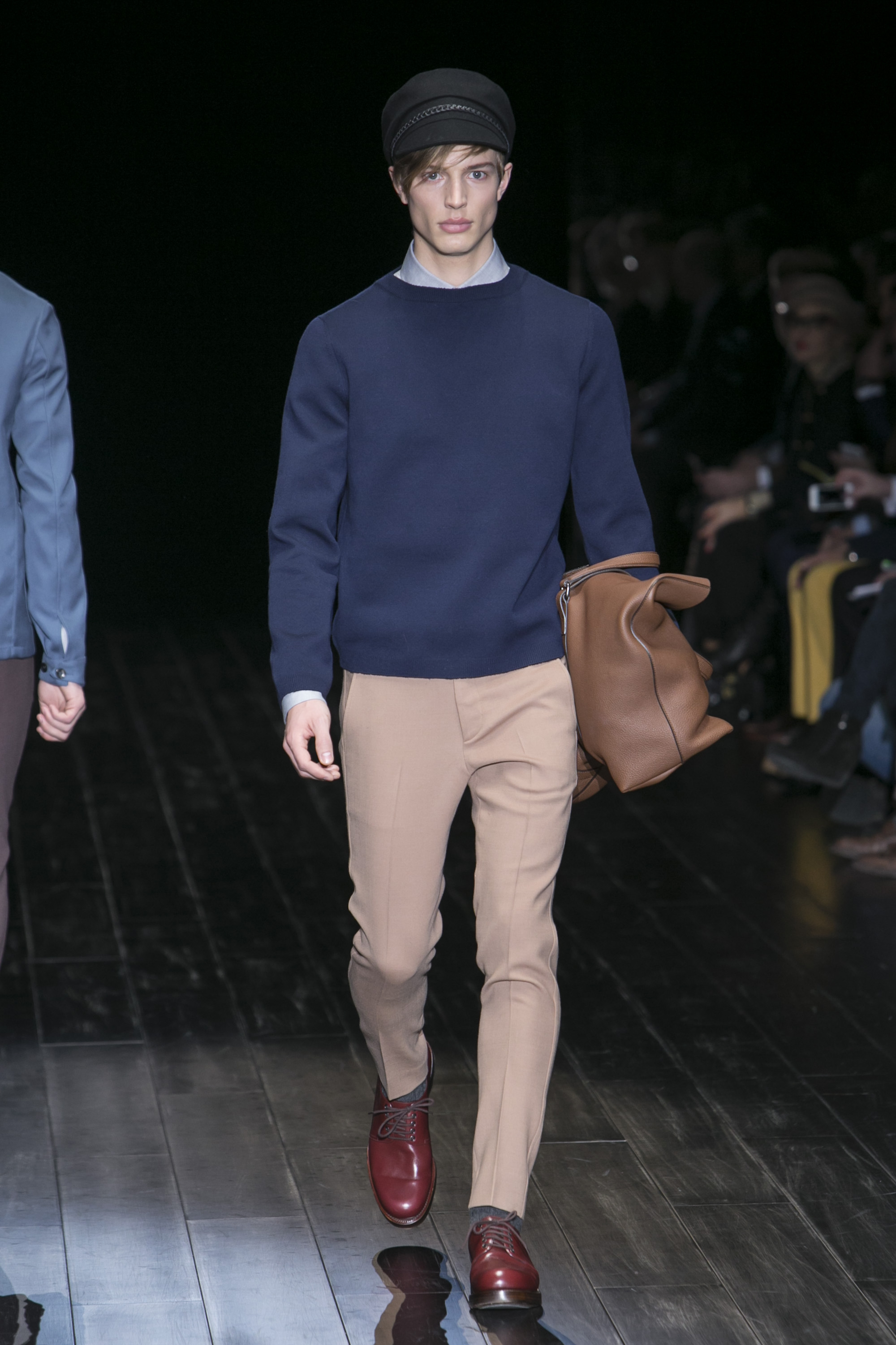 Look 16