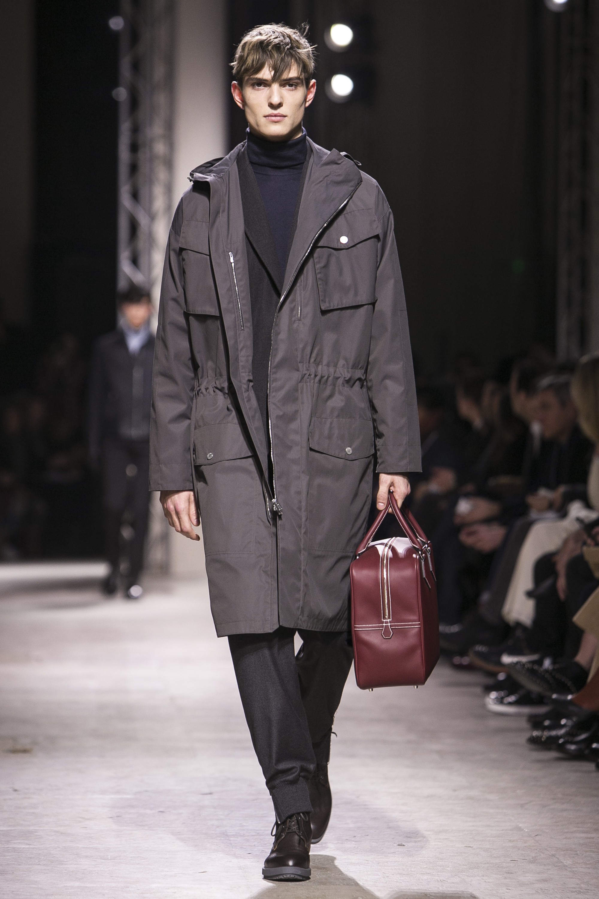 Look 16