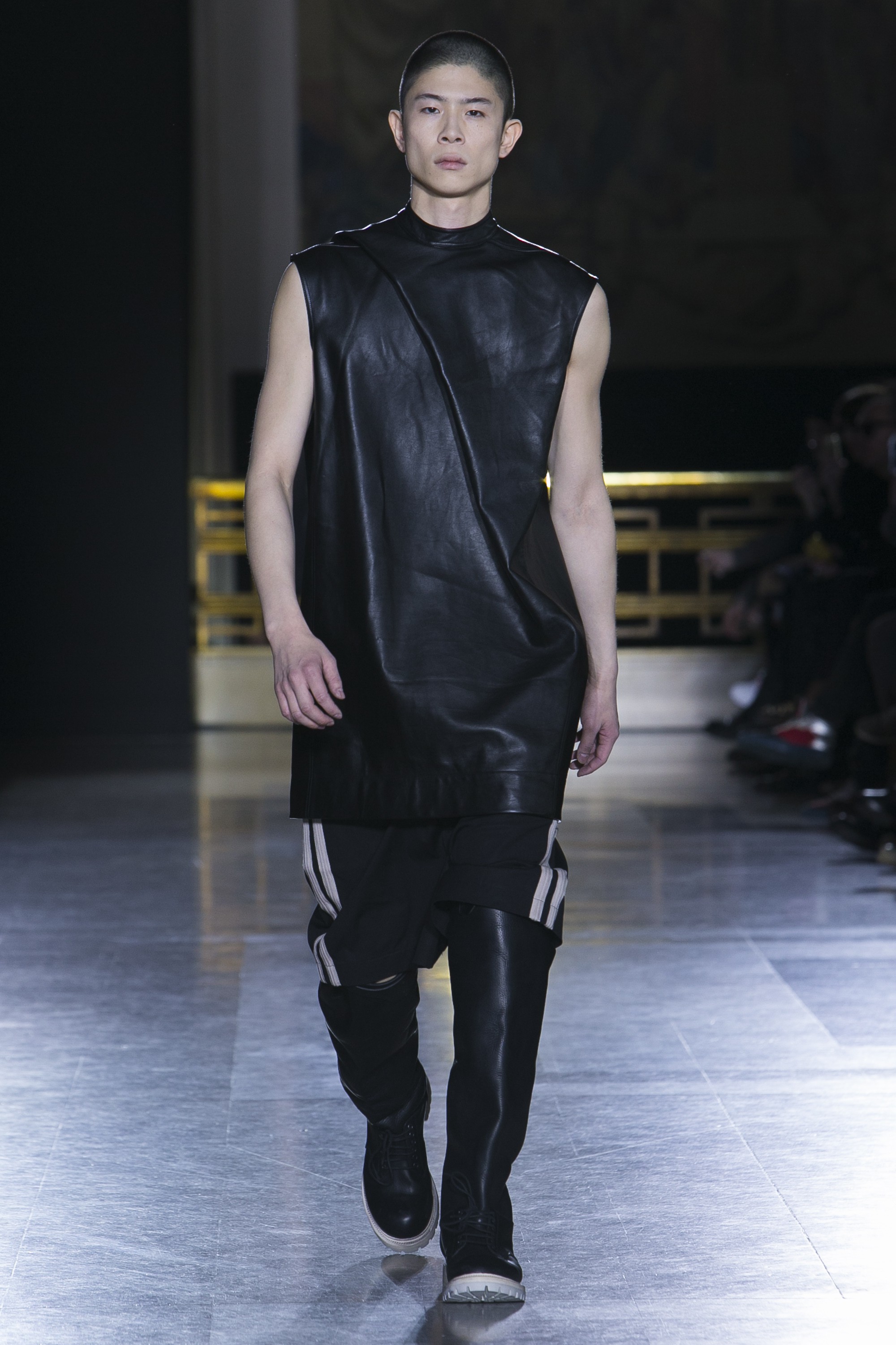 Look 17