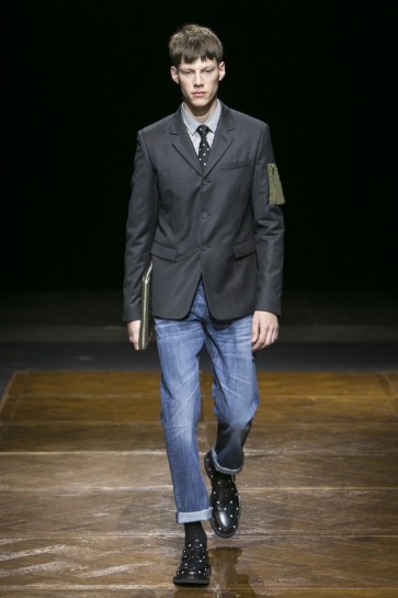 http://hero-live.s3.amazonaws.com/wp-content/uploads/2014/01/HERO-MAGAZINE-DIOR-HOMME-FW14-LOOK-24-363x545.jpg