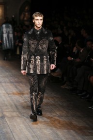 Look 10