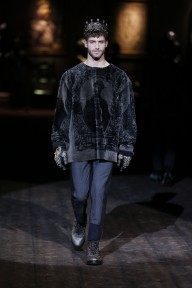 Look 3