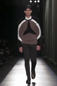 Look 10