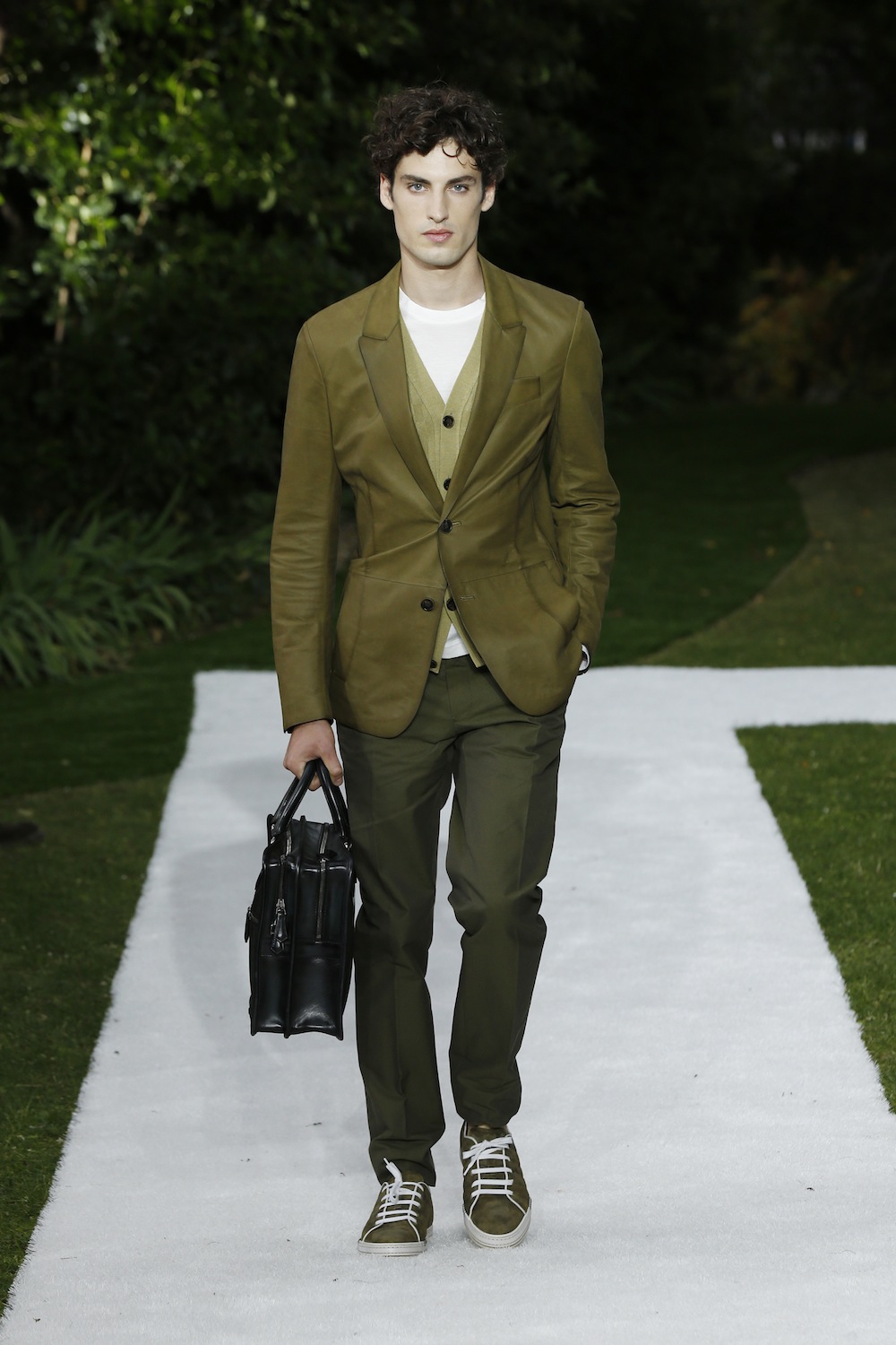 Look 10