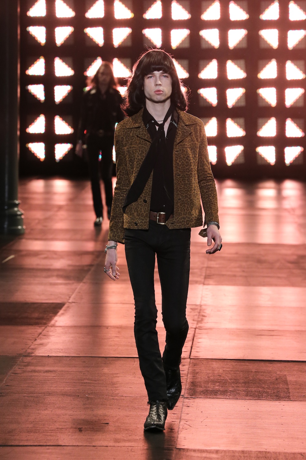 Look 10