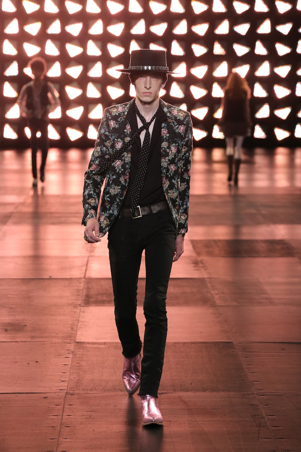 Look 27