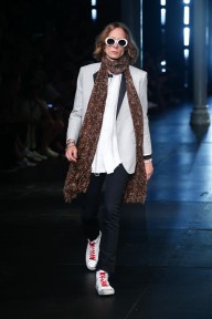 Look 18