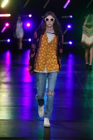 Look 25