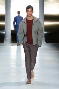 Look 16