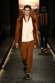 Look 10