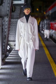 Look 16