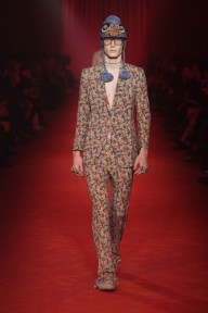 Look 18