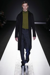 Look 16