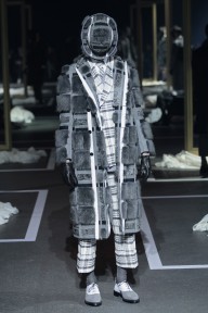 Look 16