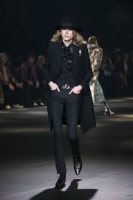 Look 15