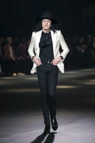 Look 32