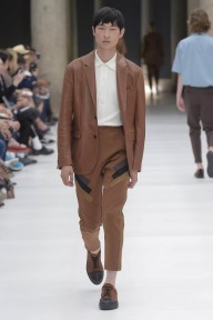 Look 16
