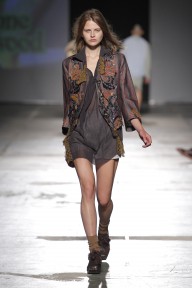 Look 3