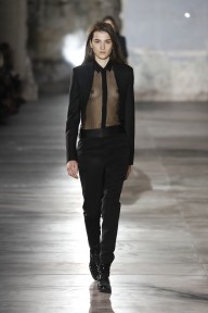 Look 16