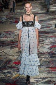 Look 15