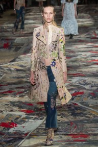 Look 16