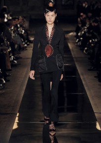 Look 10