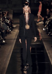 Look 16