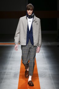 Look 10