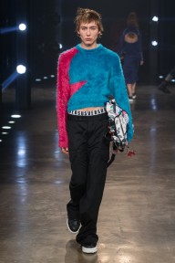 Look 18