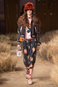 Look 18