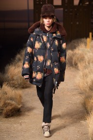 Look 32