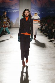 Look 16