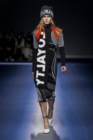 Look 15