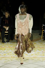 Look 16