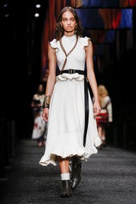 Look 17