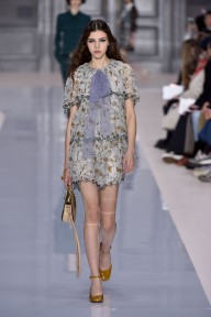 Look 10