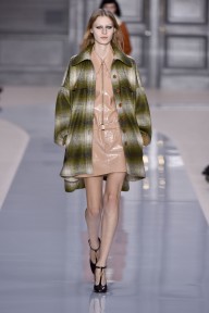 Look 16
