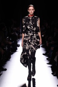 Look 10