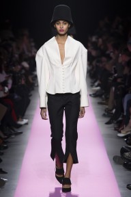 Look 16
