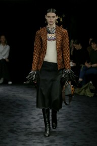 Look 10