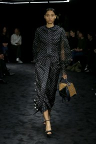 Look 16