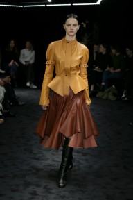 Look 25