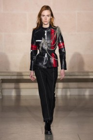 Look 16