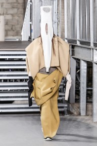 Look 18