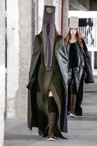Look 3