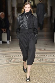 Look 16