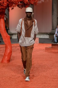 Look 10