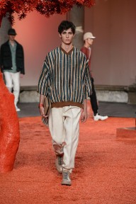 Look 16