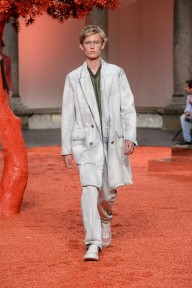 Look 24