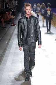 Look 15